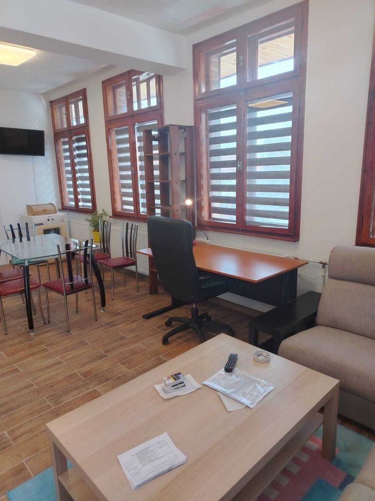 Дава се под наем Едностаен апартамент в Добрич, Център - 40 кв.м за 255 € - Снимка #1