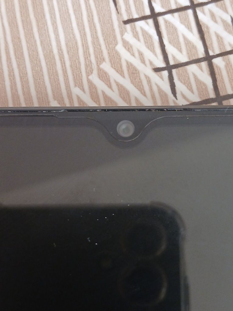 Продавам REDMI12 C