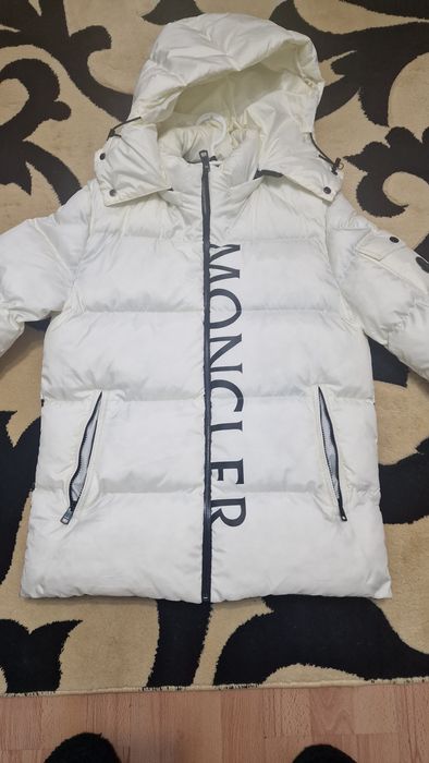 Geaca Moncler, mărimea 1.
