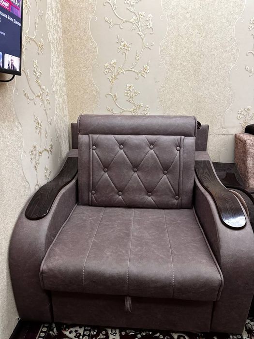 Продаеться срочно диван.