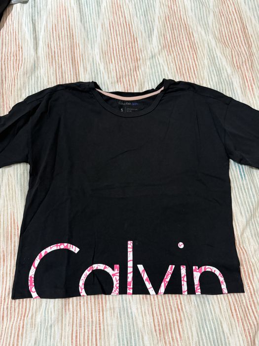 Тениска на Calvin.