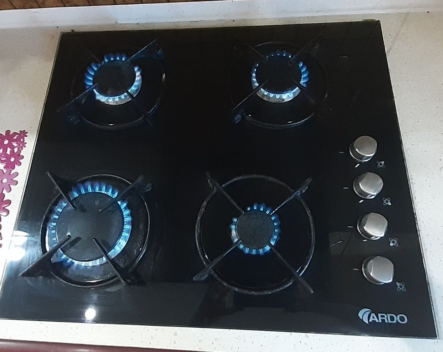 Встраиваемая газовая поверхность и духовой шкаф