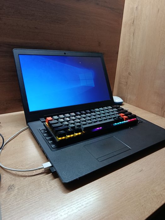 Lenovo IdeaPad 110 активированная виндоус с недостатком пару  клавиш