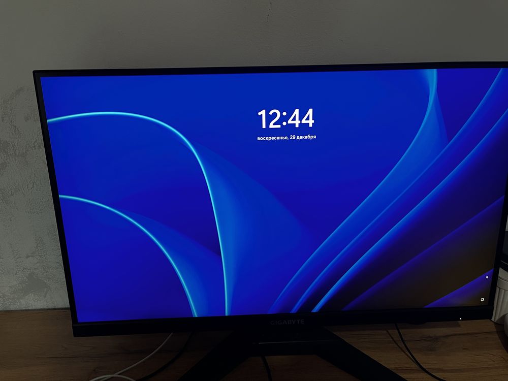 Продаю монитор Gigabyte m27q  в идельном состоянии с поддержкой KVM