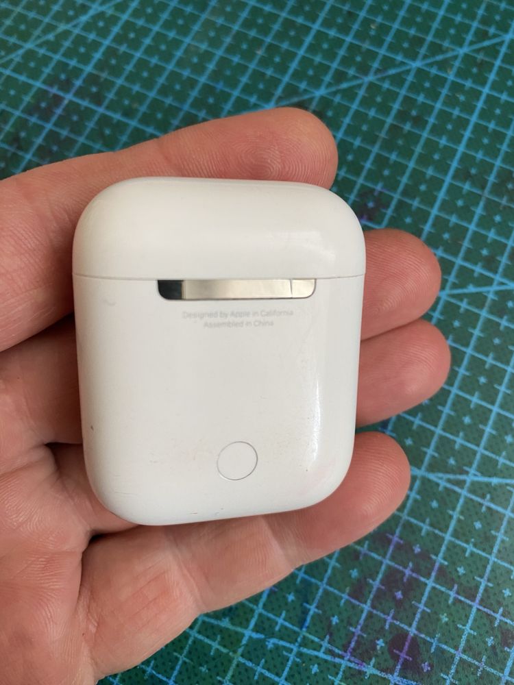 Наушники Apple AirPods 2 with Lightning белый
