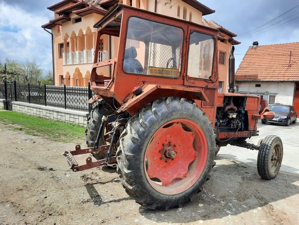 Tractor U650 + remorca + plug pp3