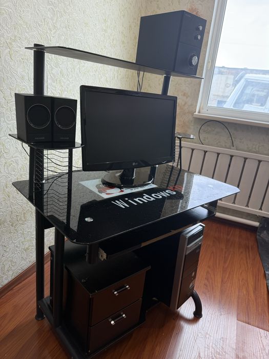 компьютерный стол