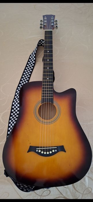 Chitara acustică cu husă și accesorii