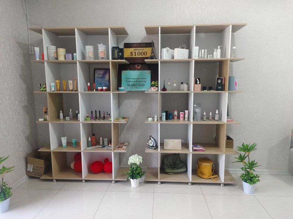 Shkaf polka stol stul