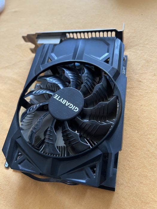 550W placa video 1G