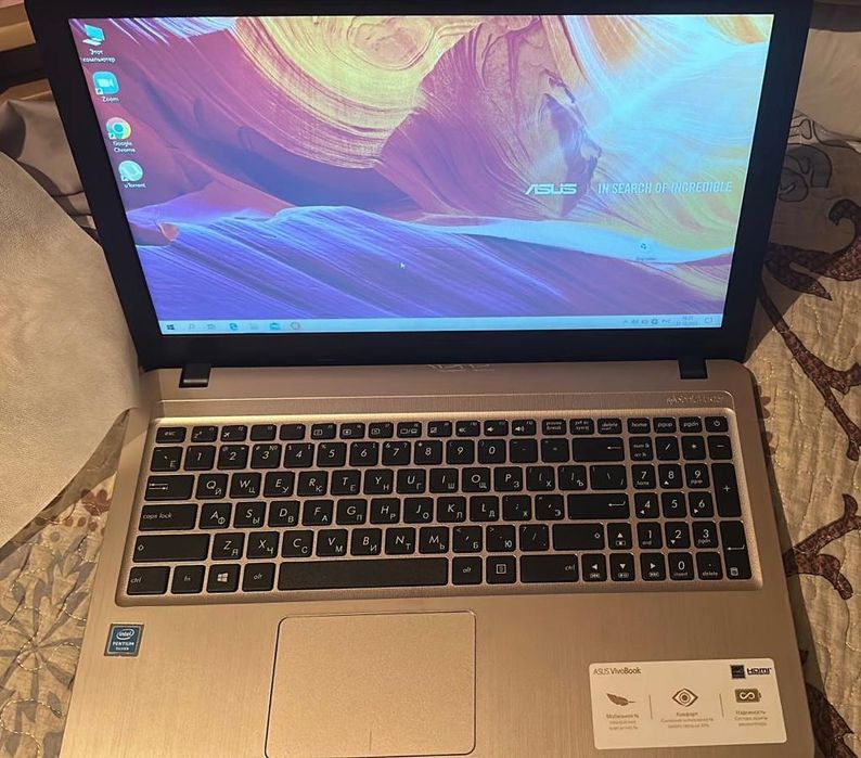 Ноутбук asus,состояние хорошее