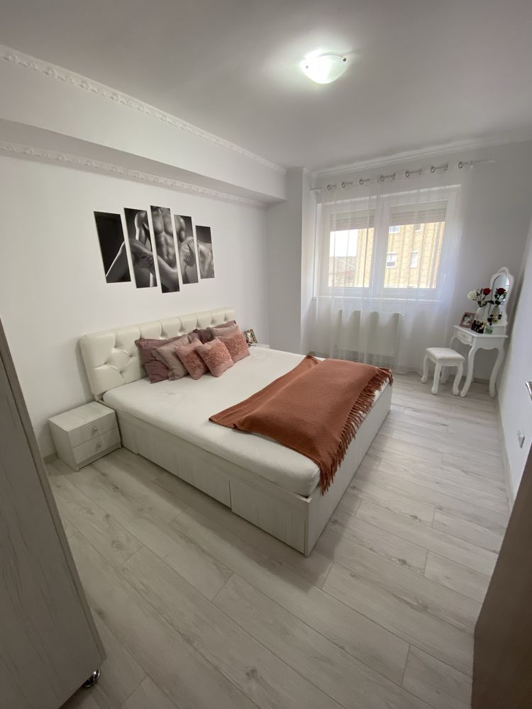 Vand apartament 3 camere, 2 bai