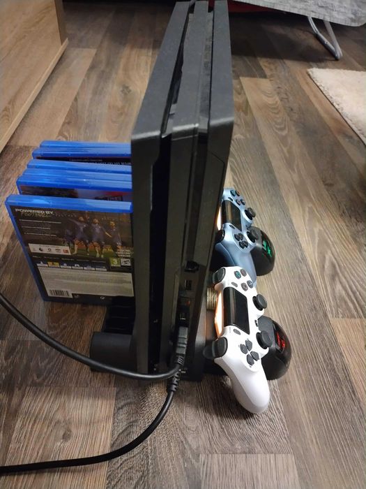 Cooler și Încărcare PS4/PS4 Pro/PS4 Slim – Dublă Încărcare Controllere