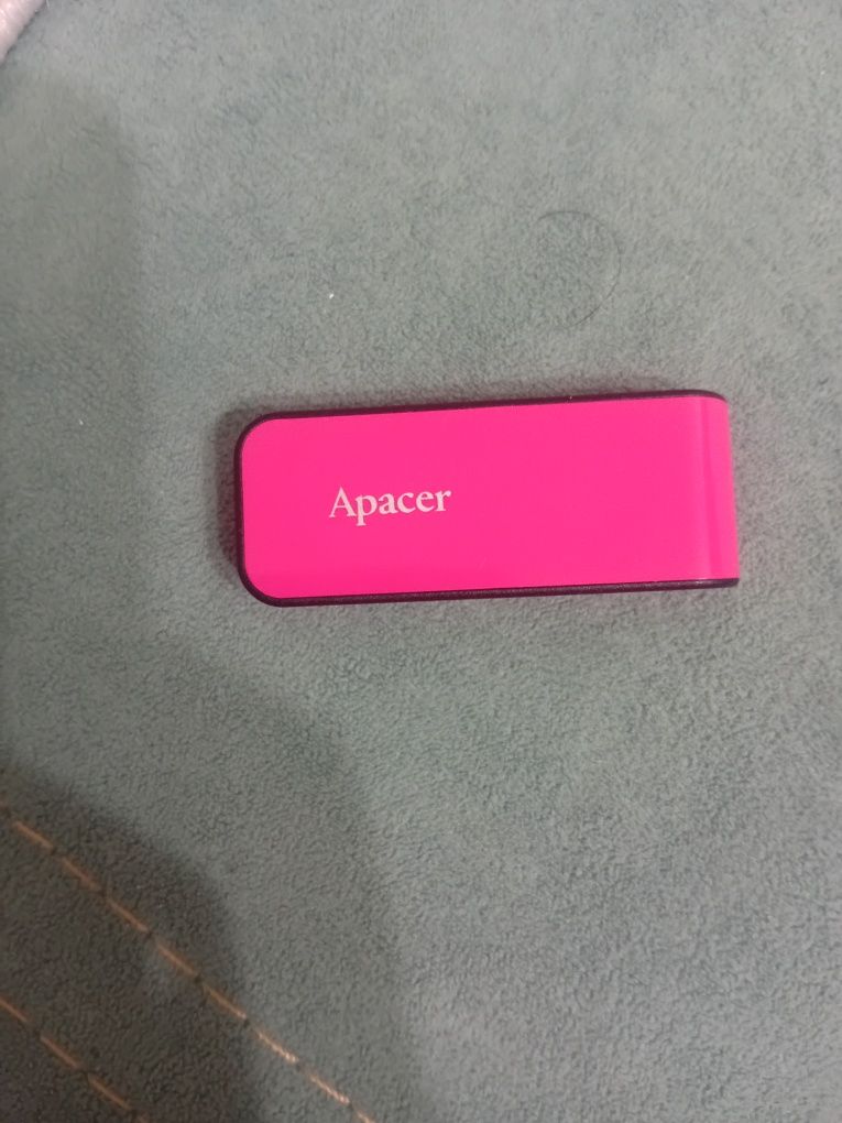Продам USB флешку Apacer 64GB. Пишите смс в личку