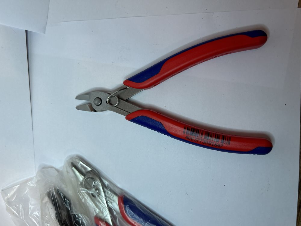 Малки клещи два вида KNIPEX
