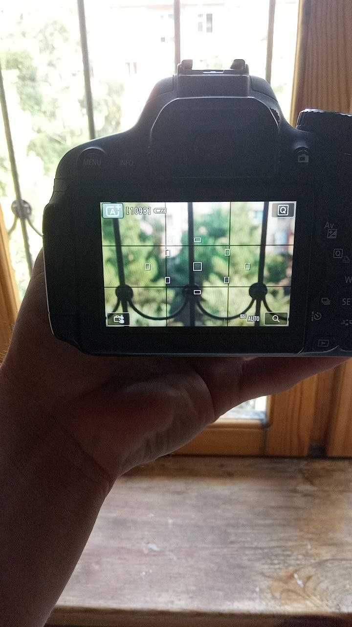 Продаётся Canon EOS 650D б/у с объективом Canon EFS 18-55mm в идеально