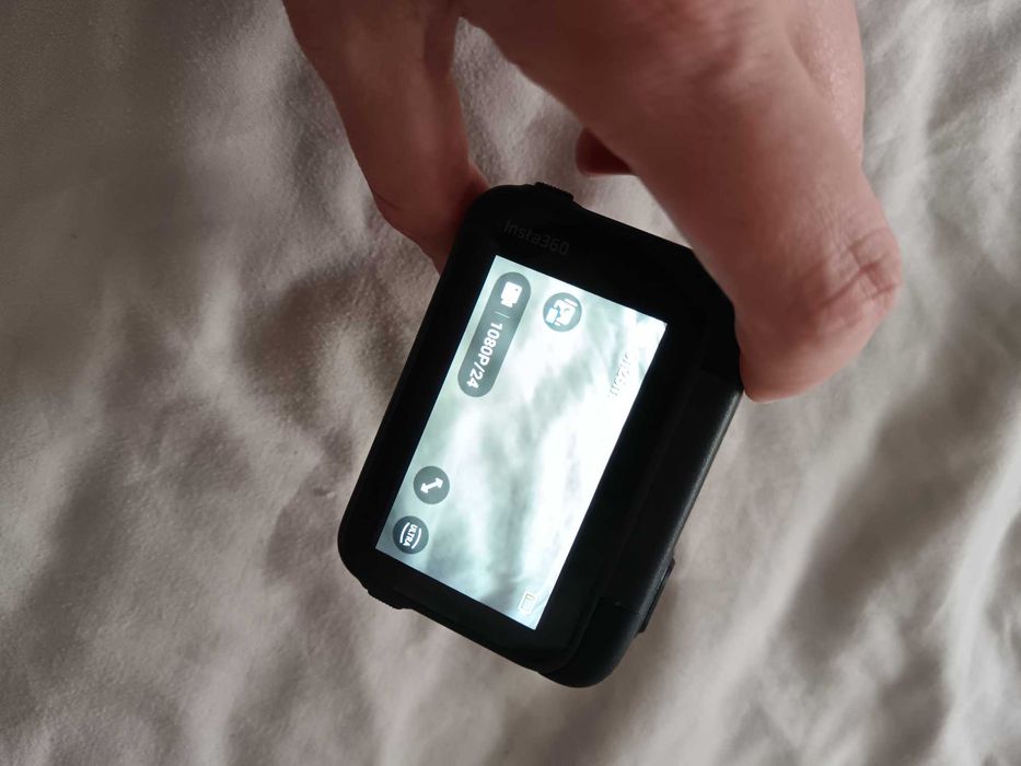 Insta 360 ace pro cu card SD