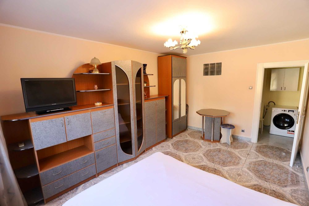 Apartament cu o camera 31 mp decomandat Et 1 Iosia de vanzare
