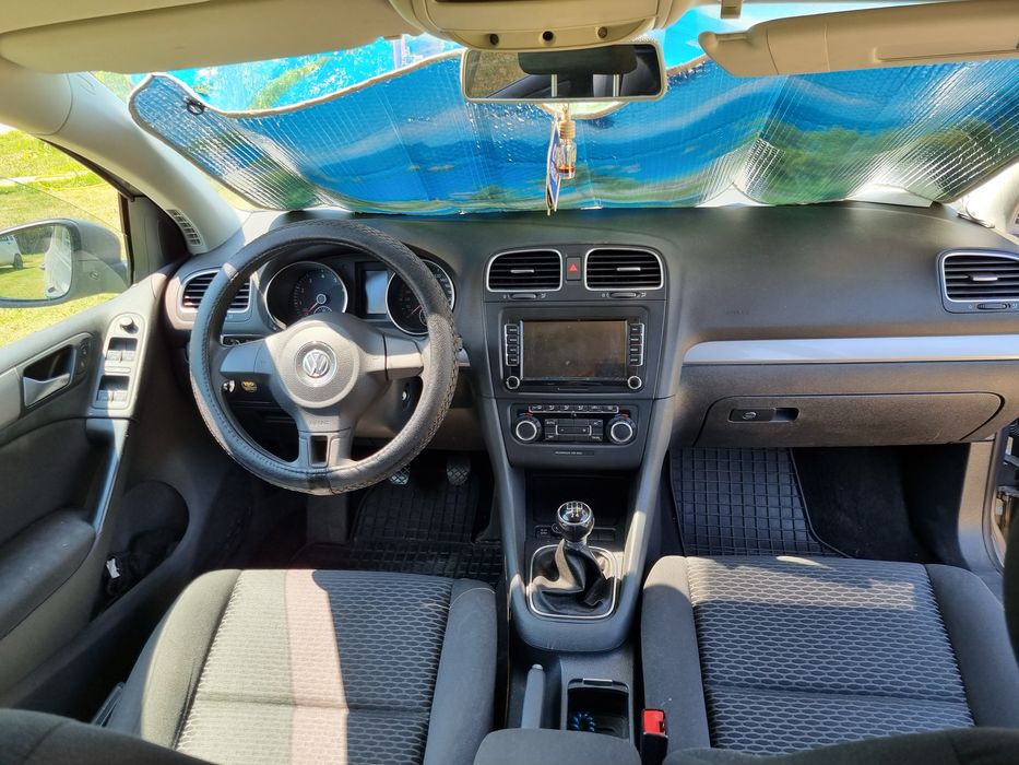 Vând Golf 6 2010 1.6 MPI