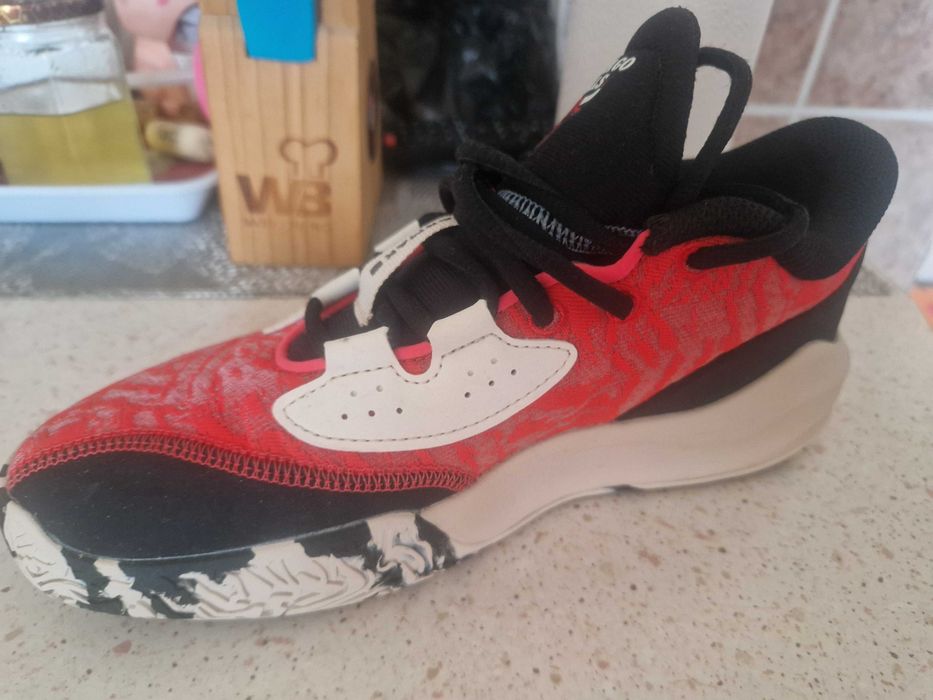 ADIDASI sport ,ca noi