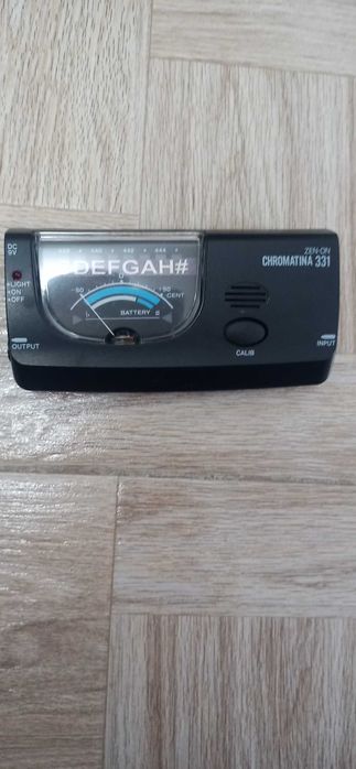 Vând acordor. Korg chromatic Tuner CA-30 s