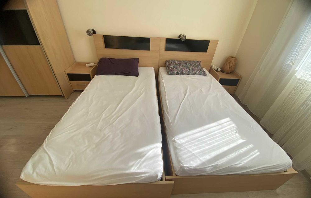 Прекрасно обзавеждане спалня - легла, матраци,гардероб, нощн шк, скрин