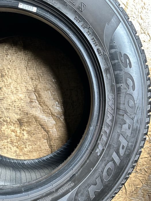 235/65 R17 Pirelli Scorpion Winter DOT 20