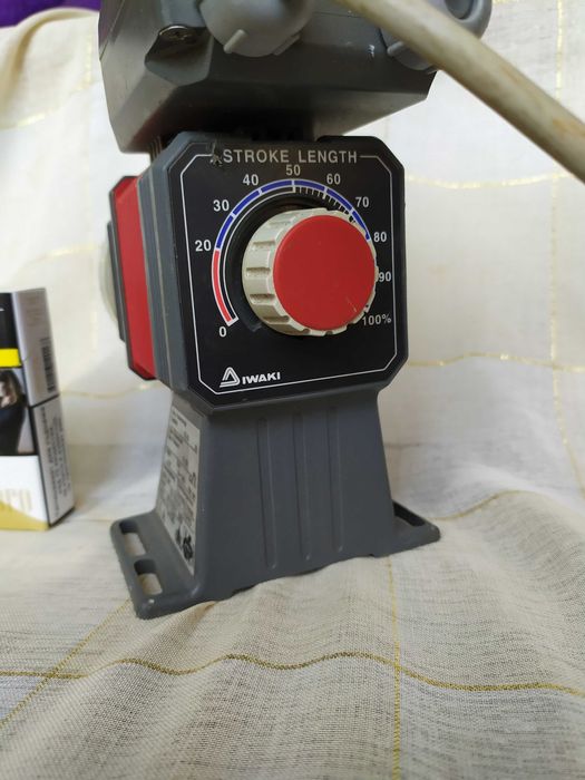 Дозираща -измервателна помпа Iwaki EH-B30 + контролер Iwaki .