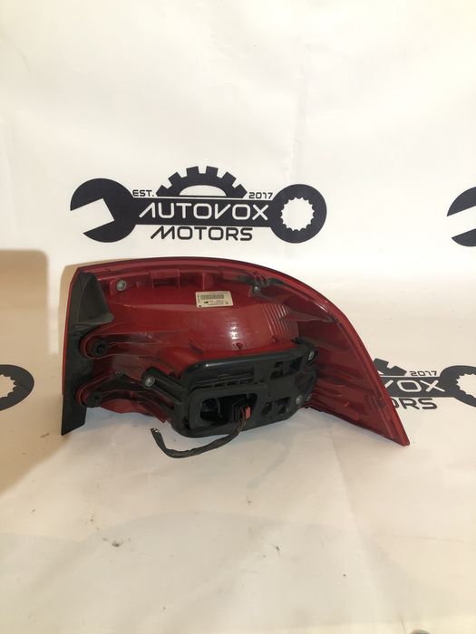 Stop stanga Vw Passat B7 Break Variant pe aripa