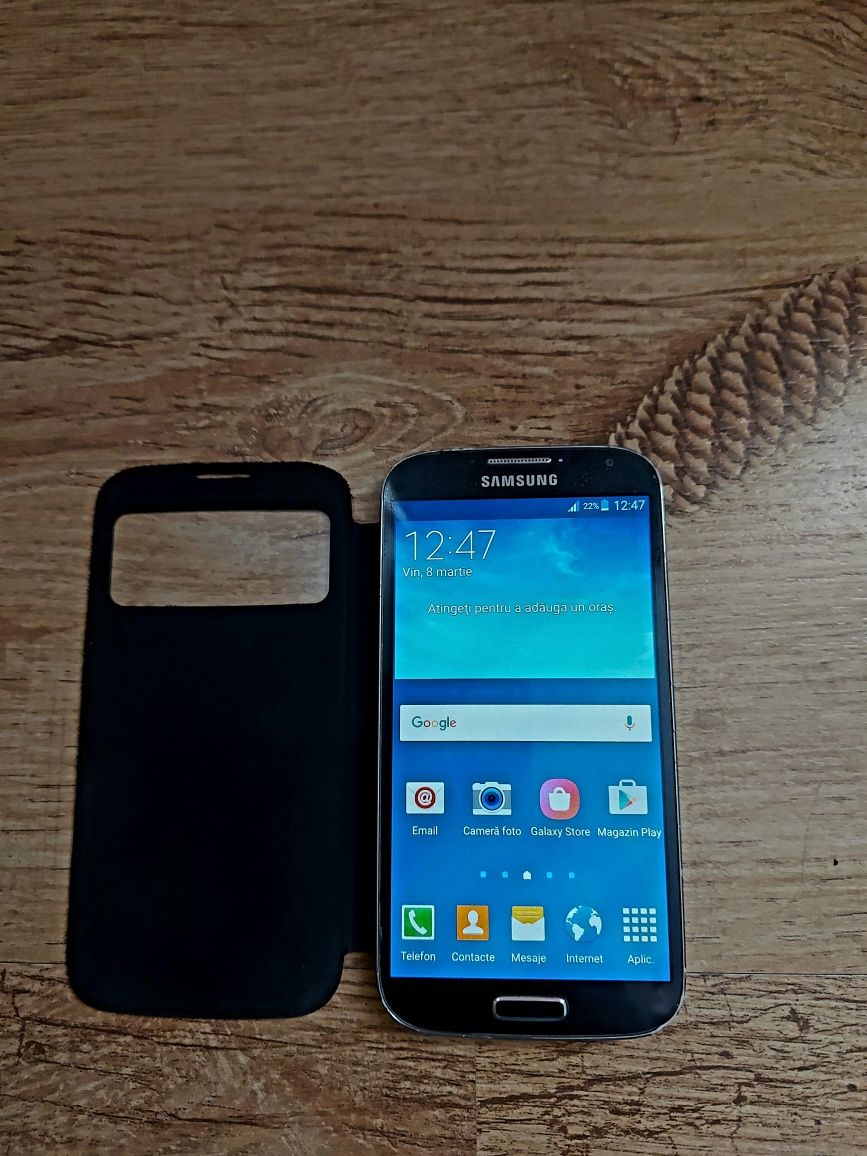 Vând Samsung galaxy S4