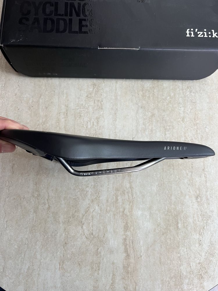 Седалка Fizik Arione R3