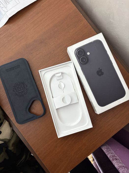 Продам айфон 16 128 гб