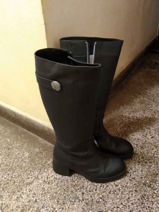 кожени черни ботуши