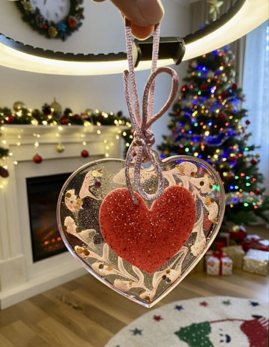 Игрушки ёлочные из эпоксидной смолы,декор ручной работы.