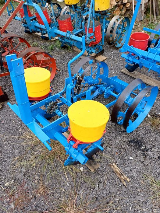 Semanatoare de porumb pe 2 si 4 randuri