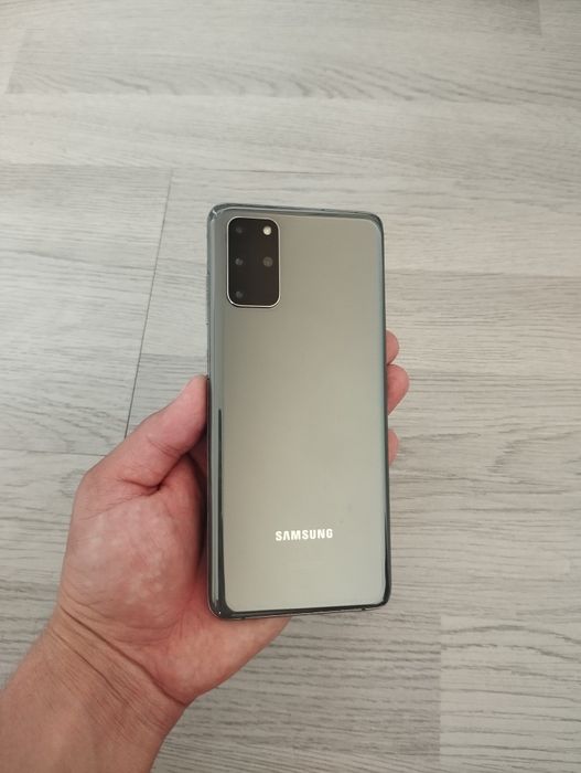 S20 plus 12/128 GB yaxshi xolatda! Uzimeidan oʻtkazish kerak!