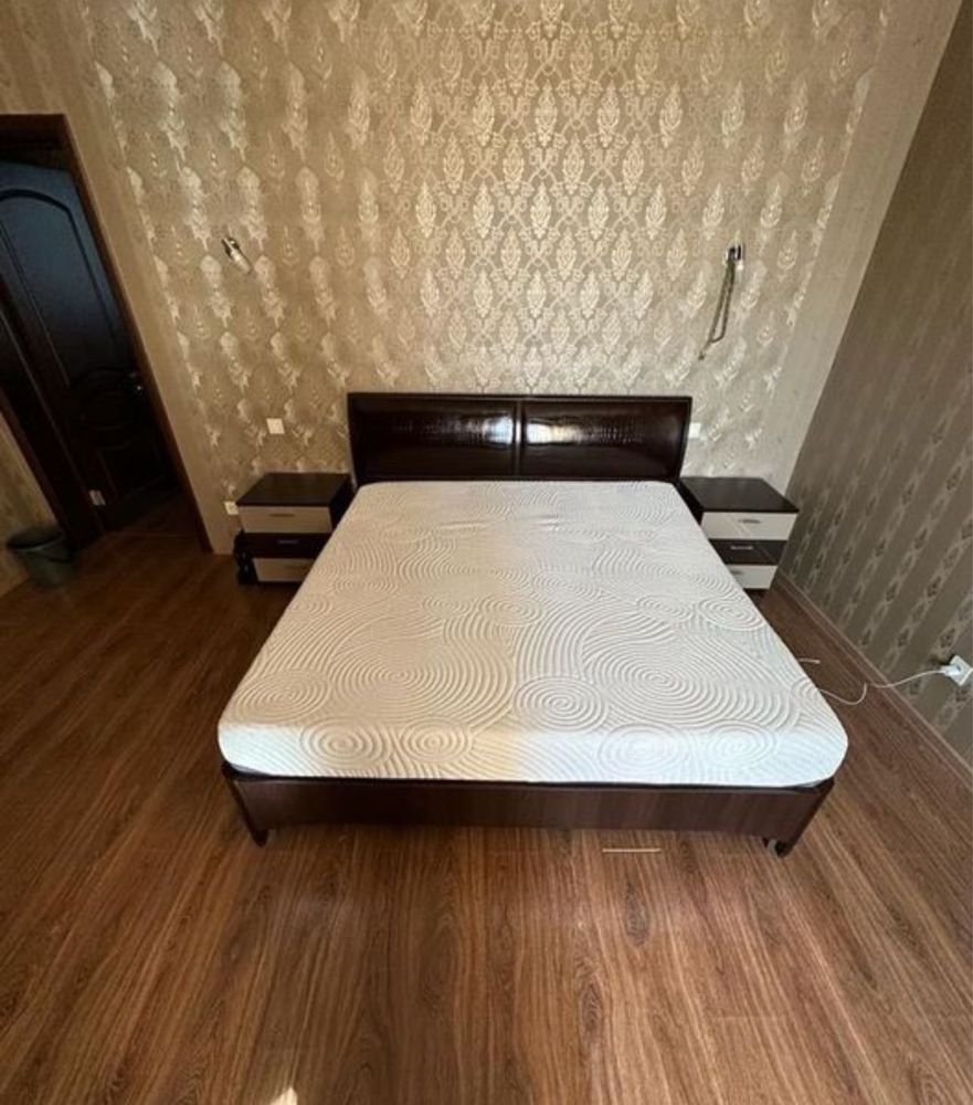 Продам кровать вместе с матрасом
