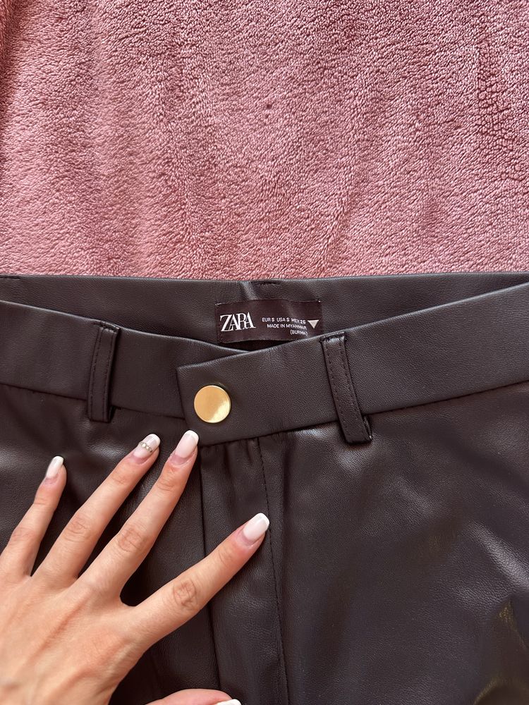 Кожен клин Zara