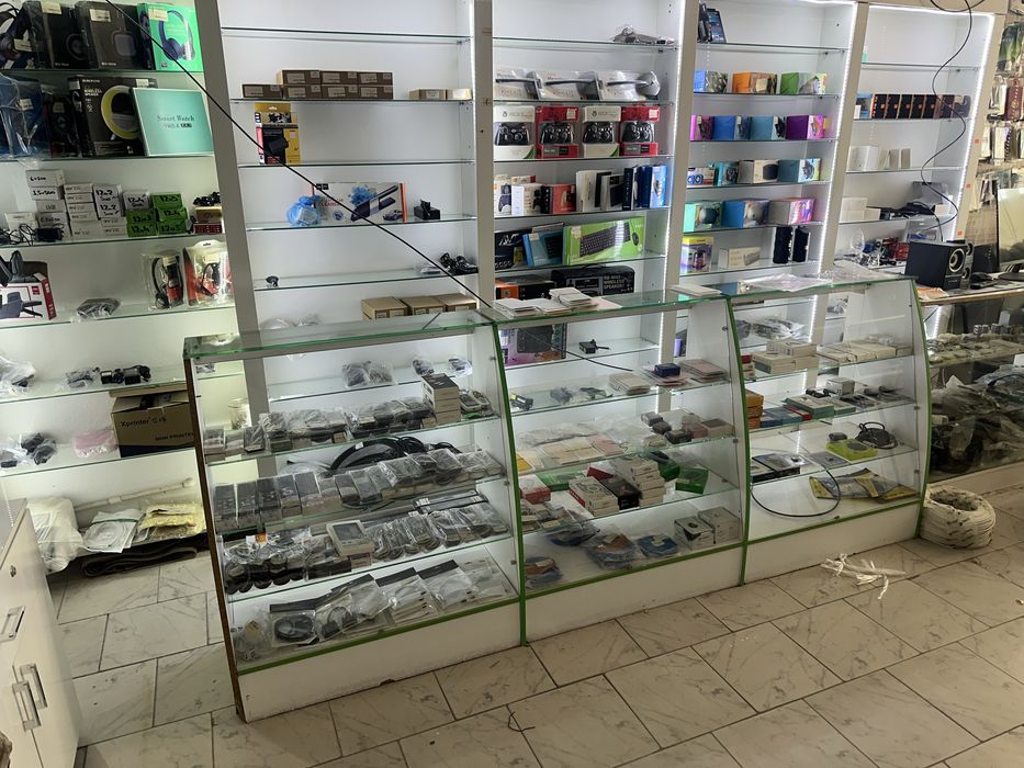 Срочно витриналар сотилади! Янгидек! Vitrina magazin uchun!