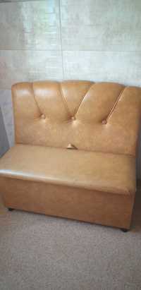 Продам недорого небольшой диван для кухни,цена 13000т