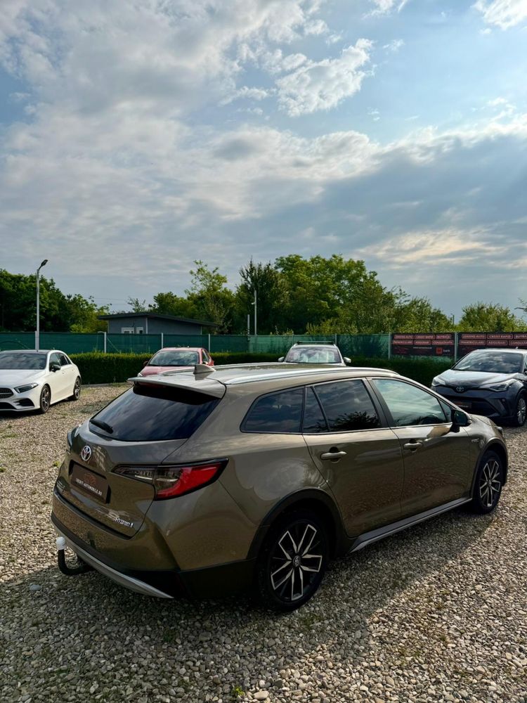Toyota Corolla Toring Sport Trek