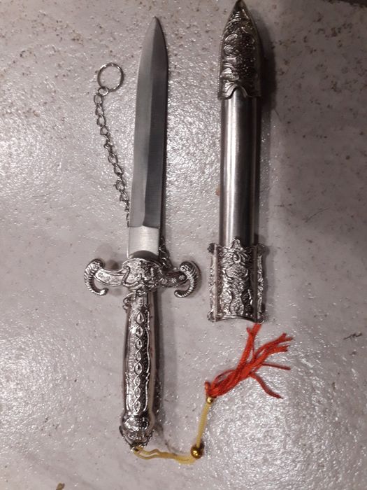 Красив кортик,нож,кама,кинжал,щик,сабя,ятаган,острие
