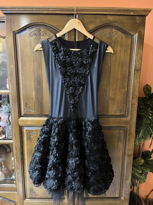 Нова официална рокля