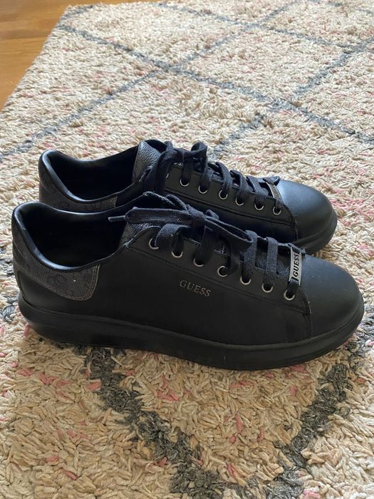 vand adidasi GUESS originali