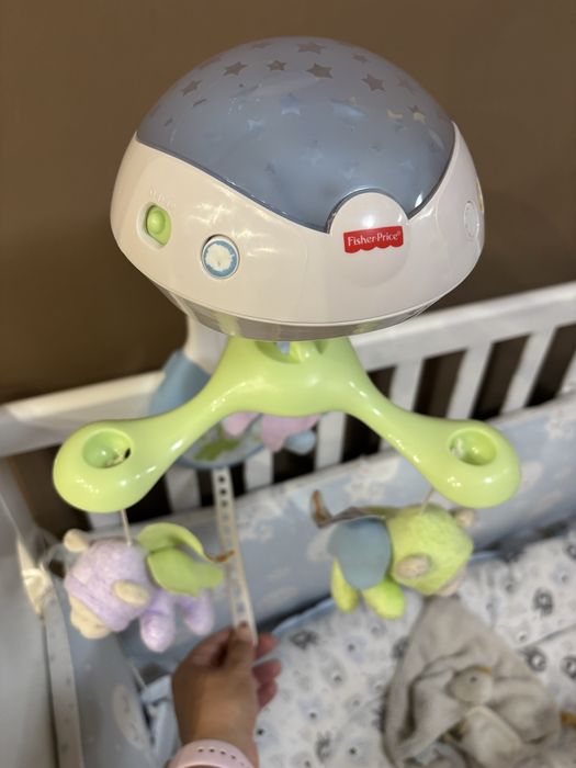 Активна гимнастика Fisher price + въртележка за легло Fisher price