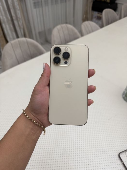 Продам Айфон 14 про мах