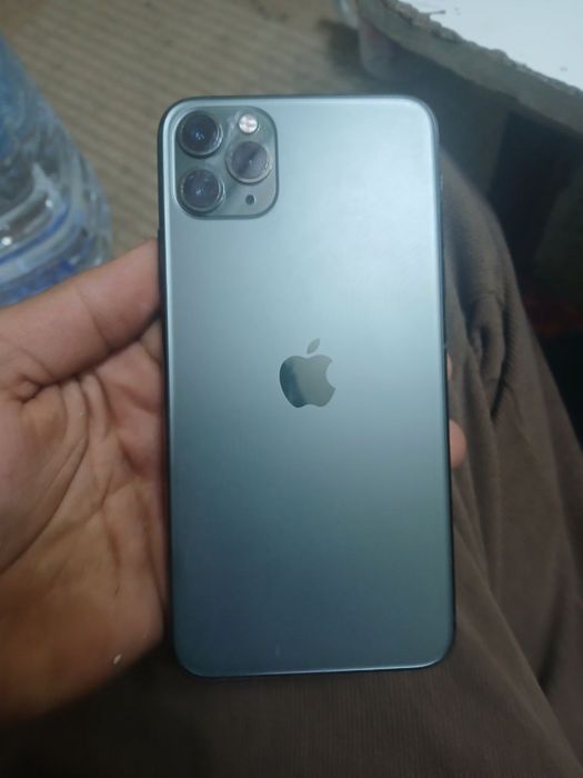 11 pro max aybi yo lkn karobkasi yo ishlashi zoʻr 256talik abmen bor.