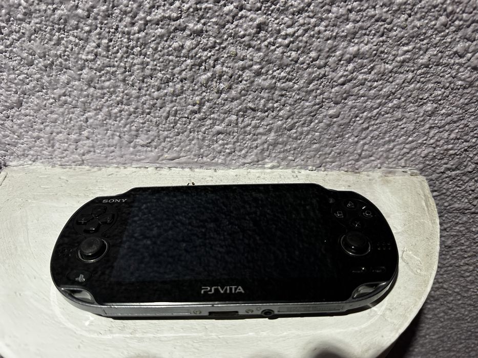 PS Vita 1004 OLED 64gb Хакната