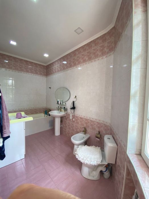 Суточно сдается большой дом семейным