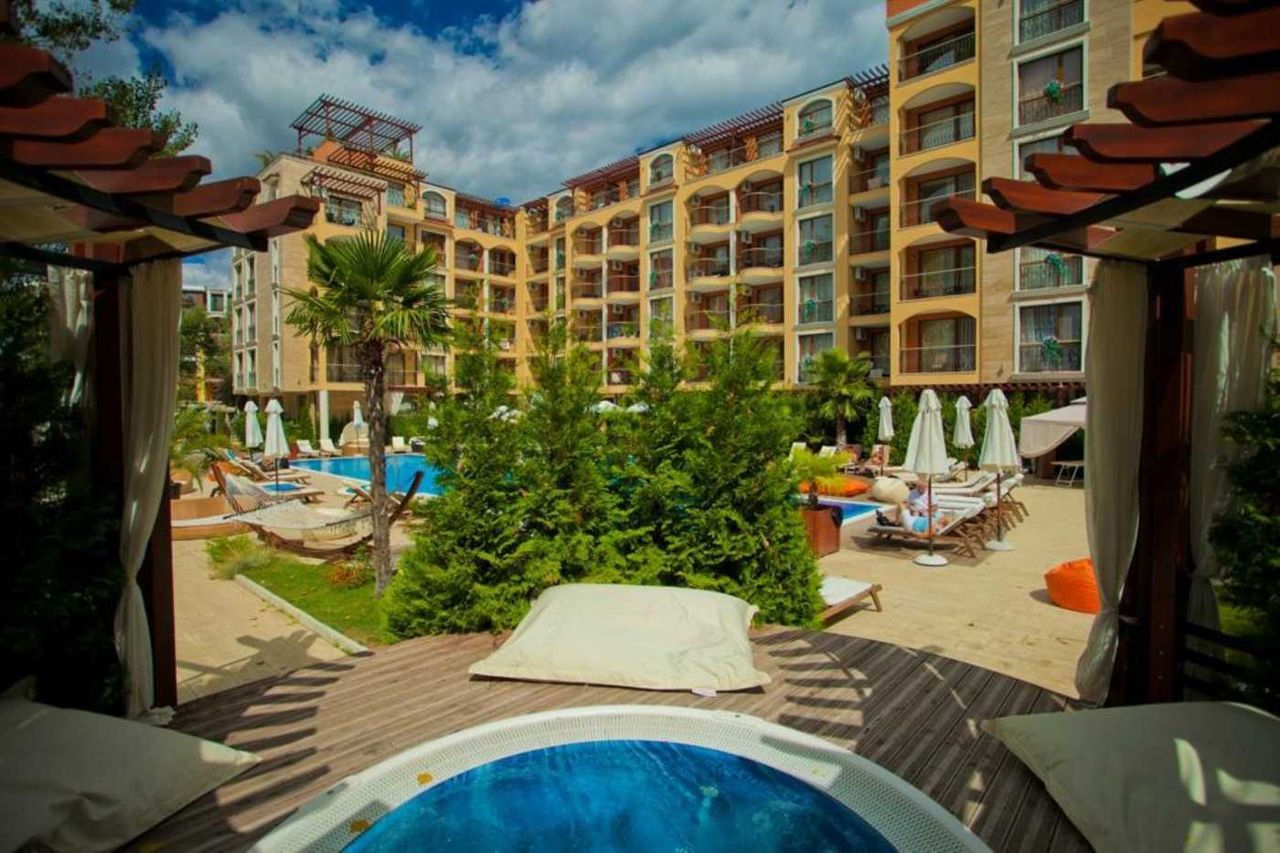 Продава се Двустаен апартамент в к.к. Слънчев бряг - 62 кв.м за 1420 €/кв.м - Снимка #14